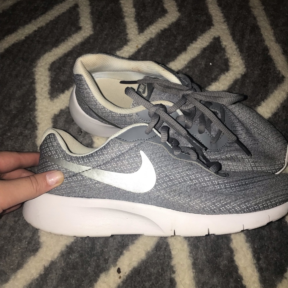 Nike Tanjun Shoes